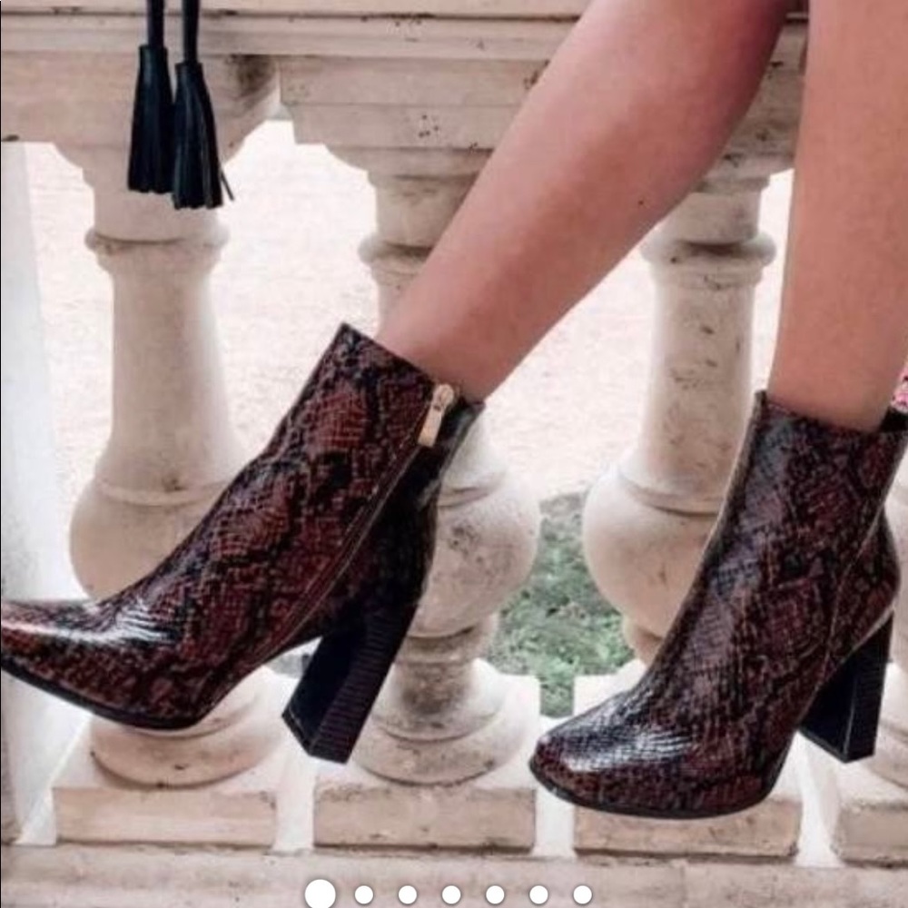Heeled bootie